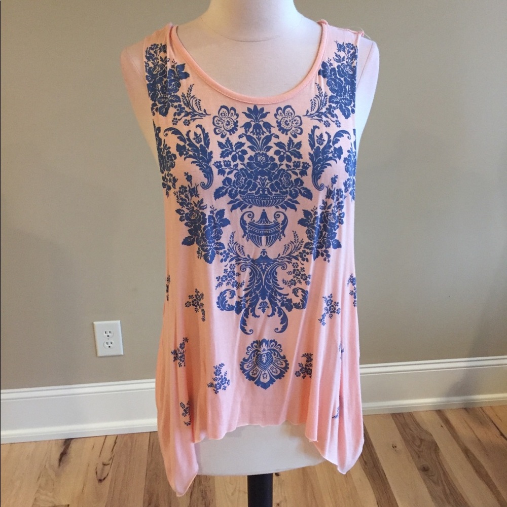 Truly U Peach Print Angled Top Womens Small